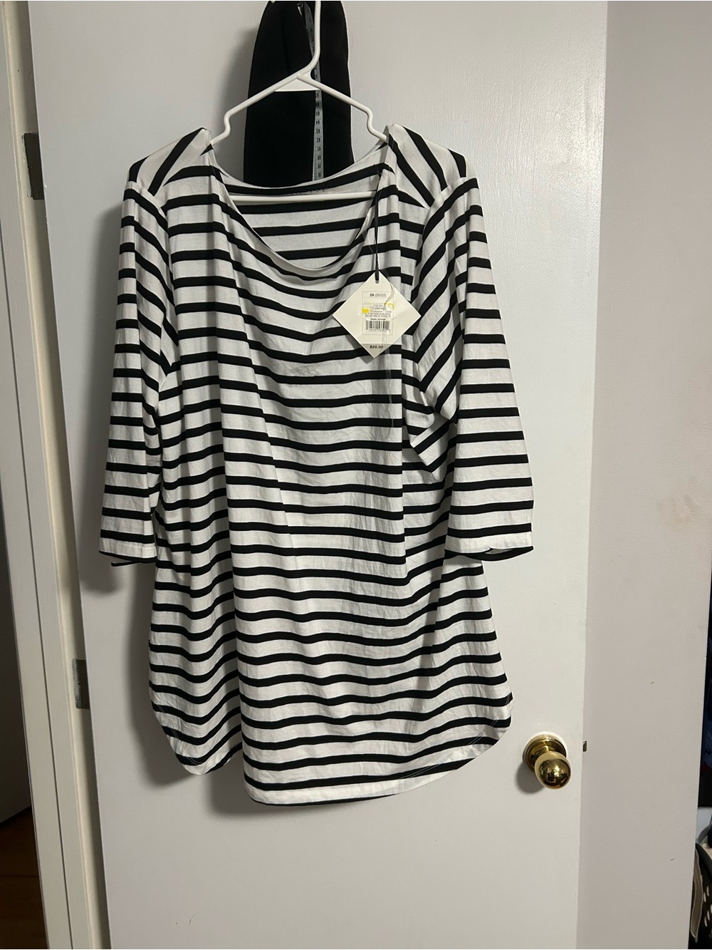 Ava & Viv Black and White Striped Long Sleeve Scoop Neck Top